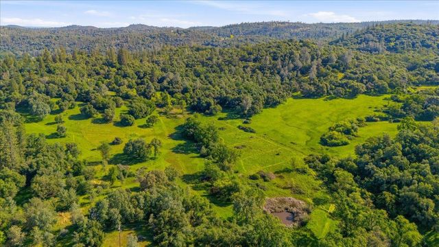 10677 Lazy Valley Rd, Penn Valley, CA 95946
