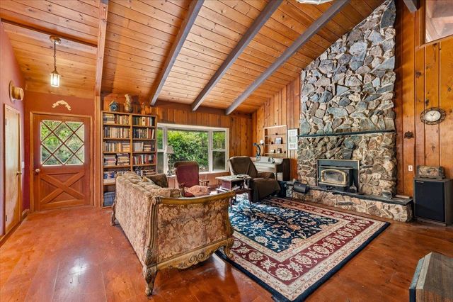 10677 Lazy Valley Rd, Penn Valley, CA 95946