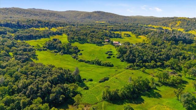 10677 Lazy Valley Rd, Penn Valley, CA 95946