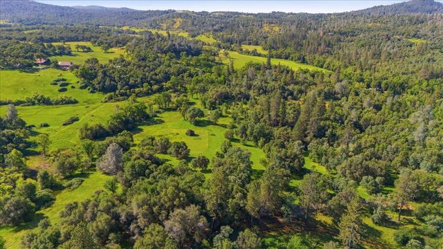 10677 Lazy Valley Rd, Penn Valley, CA 95946