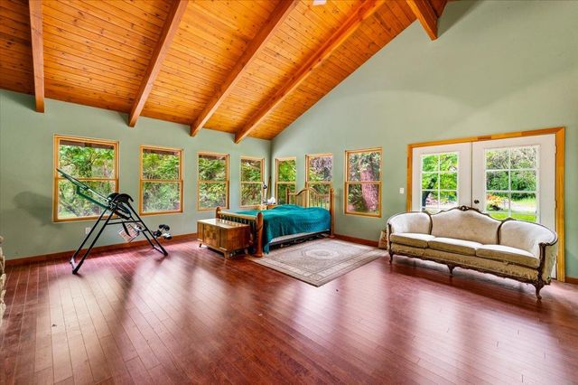 10677 Lazy Valley Rd, Penn Valley, CA 95946