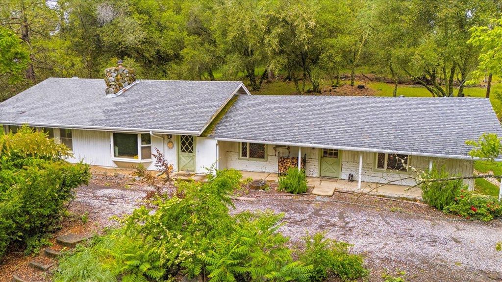 10677 Lazy Valley Rd, Penn Valley, CA 95946