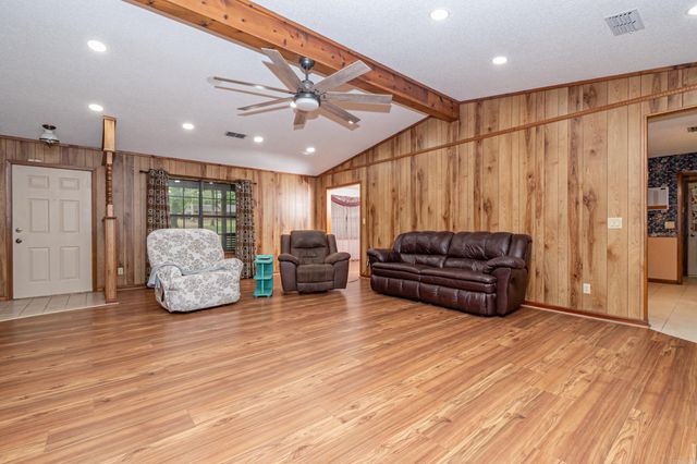 322 Evans Dr, El Dorado, AR 71730