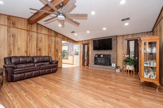 322 Evans Dr, El Dorado, AR 71730