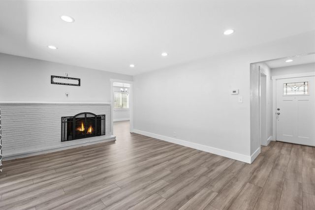 2130 Aaron Way, Sacramento, CA 95822