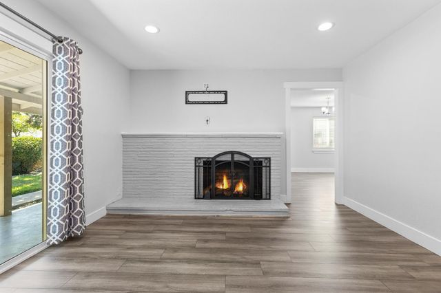 2130 Aaron Way, Sacramento, CA 95822