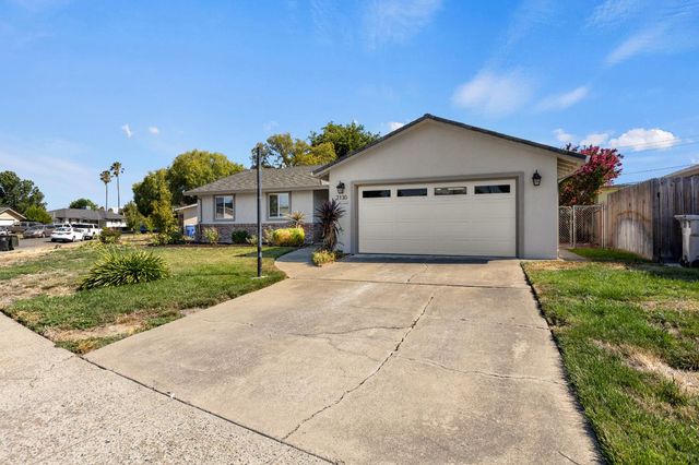 2130 Aaron Way, Sacramento, CA 95822