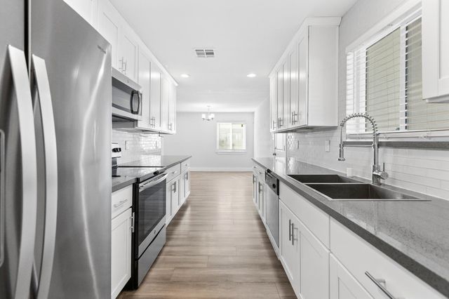 2130 Aaron Way, Sacramento, CA 95822