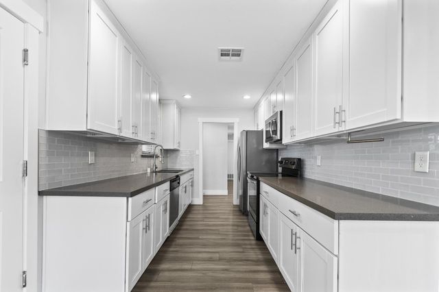 2130 Aaron Way, Sacramento, CA 95822