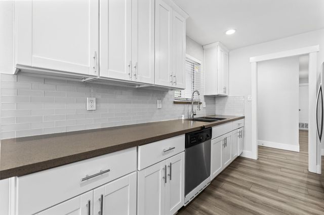 2130 Aaron Way, Sacramento, CA 95822