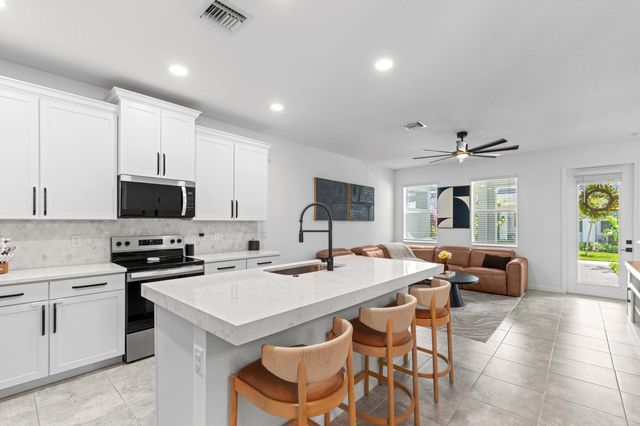 4147 S Longwood Lake Square, Westlake, FL 33470