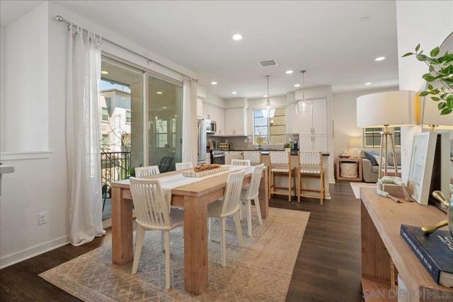 328 Paddle Ct, Santee, CA 92071