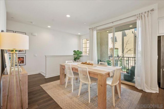 328 Paddle Ct, Santee, CA 92071