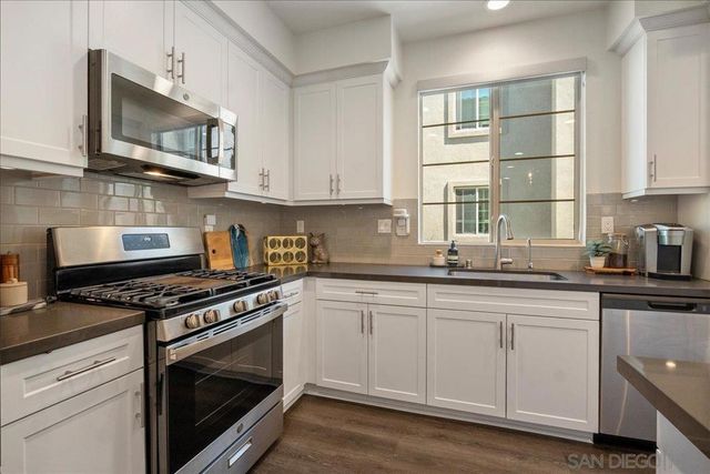 328 Paddle Ct, Santee, CA 92071