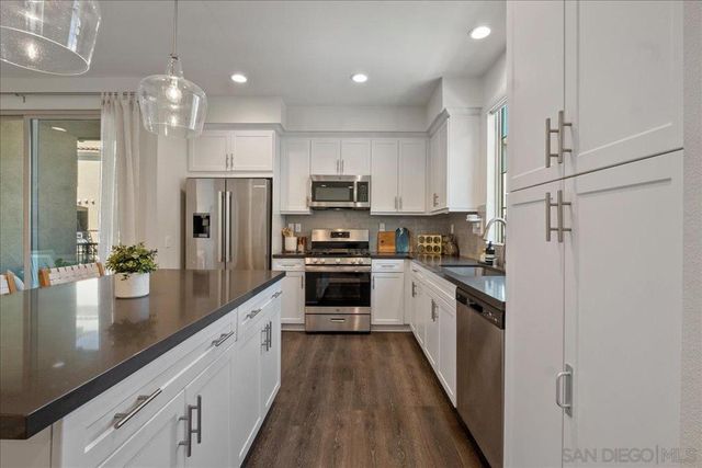 328 Paddle Ct, Santee, CA 92071