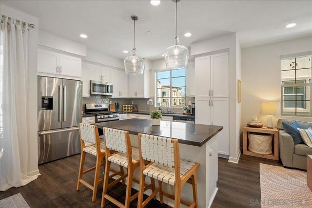 328 Paddle Ct, Santee, CA 92071