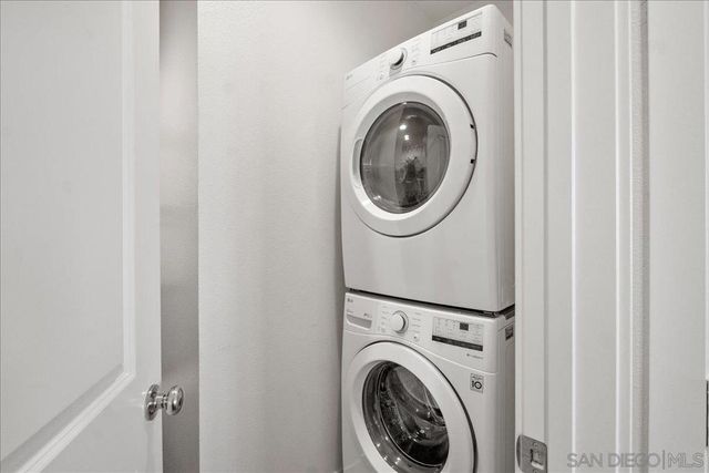 328 Paddle Ct, Santee, CA 92071