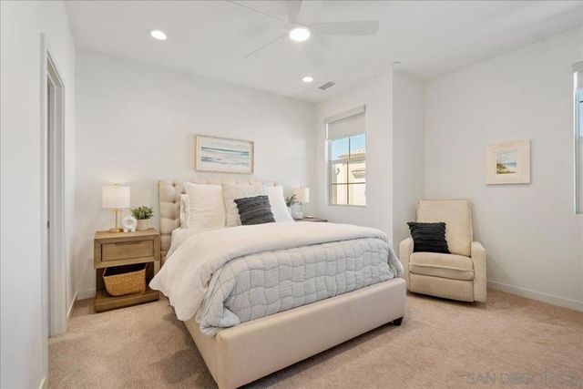 328 Paddle Ct, Santee, CA 92071