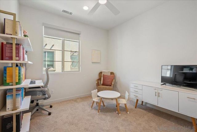 328 Paddle Ct, Santee, CA 92071