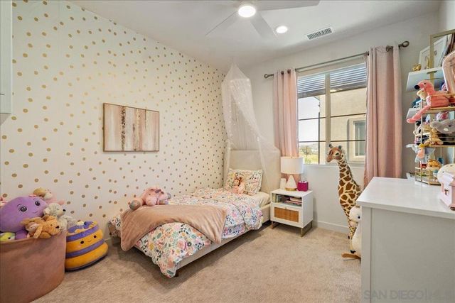 328 Paddle Ct, Santee, CA 92071