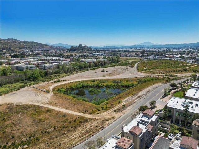 328 Paddle Ct, Santee, CA 92071