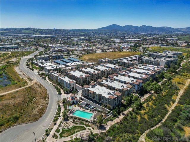 328 Paddle Ct, Santee, CA 92071