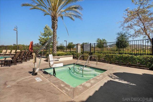 328 Paddle Ct, Santee, CA 92071