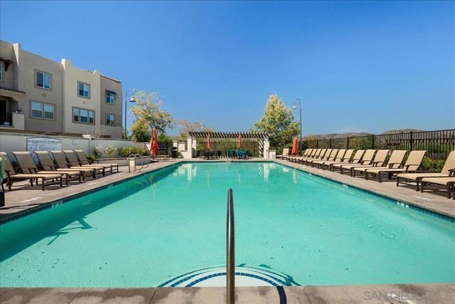 328 Paddle Ct, Santee, CA 92071