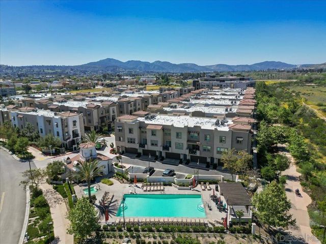 328 Paddle Ct, Santee, CA 92071