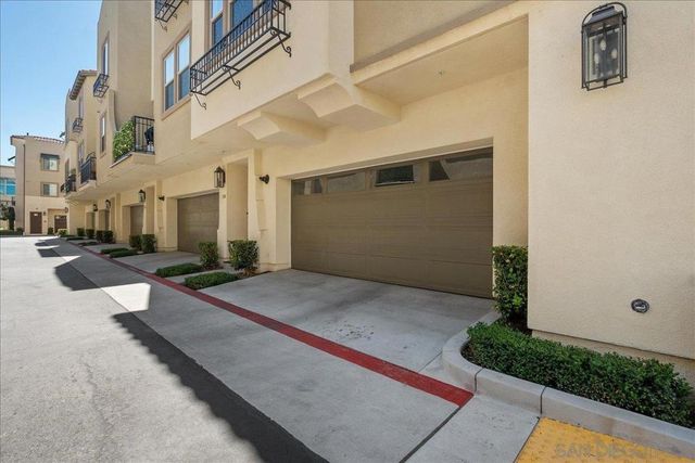 328 Paddle Ct, Santee, CA 92071