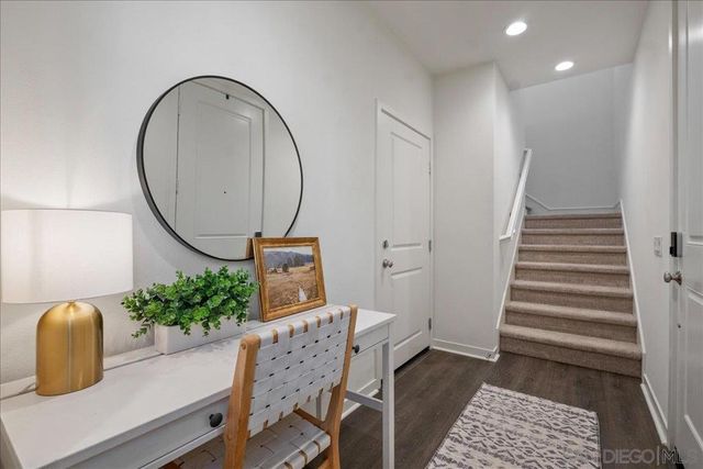 328 Paddle Ct, Santee, CA 92071