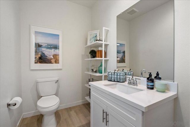 328 Paddle Ct, Santee, CA 92071