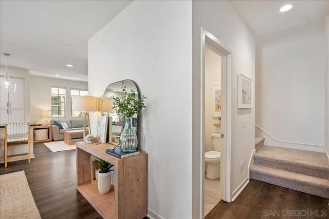 328 Paddle Ct, Santee, CA 92071