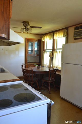 284 Deerfield Road, Windsor, CT 06095