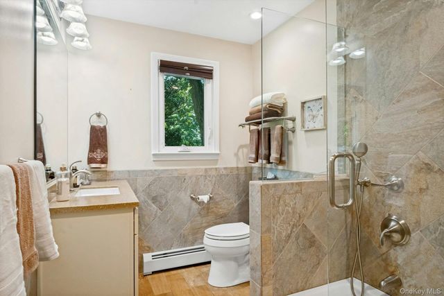 15 Deerfield Lane S, Pleasantville, NY 10570
