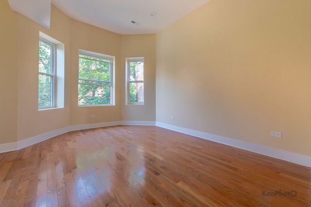 653 N Lawndale Avenue, Chicago, IL 60624