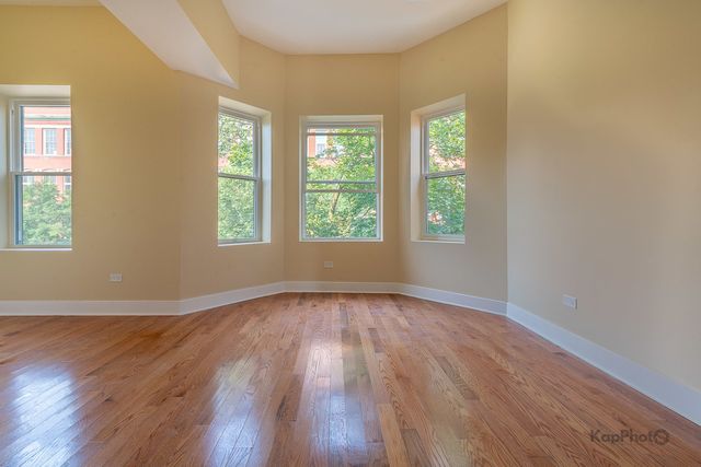 653 N Lawndale Avenue, Chicago, IL 60624