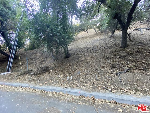7506 Willow Glen Road, Los Angeles, CA 90046