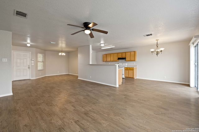 6289 Jackies Farm, San Antonio, TX 78244