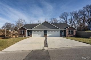 652 N Kansas Street 652-A & B, Edwardsville, IL 62025