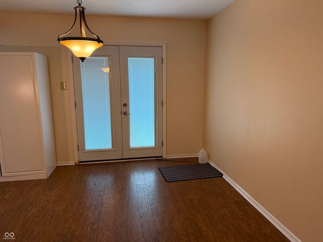 632 Runnymede Court, Greenfield, IN 46140
