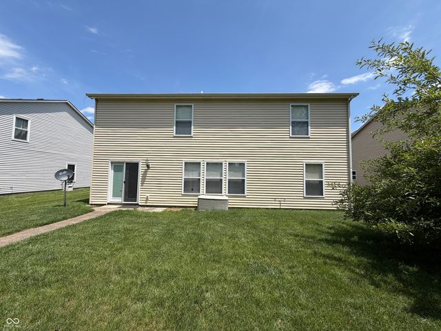 632 Runnymede Court, Greenfield, IN 46140