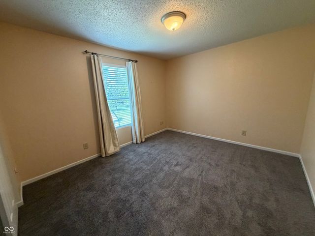 632 Runnymede Court, Greenfield, IN 46140
