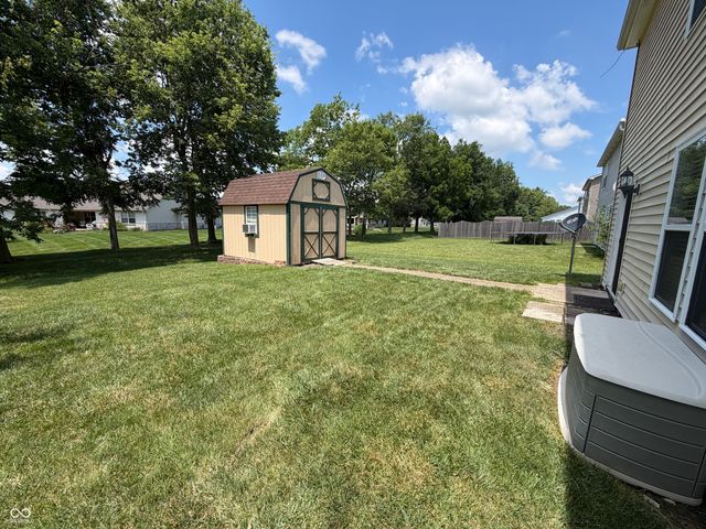 632 Runnymede Court, Greenfield, IN 46140
