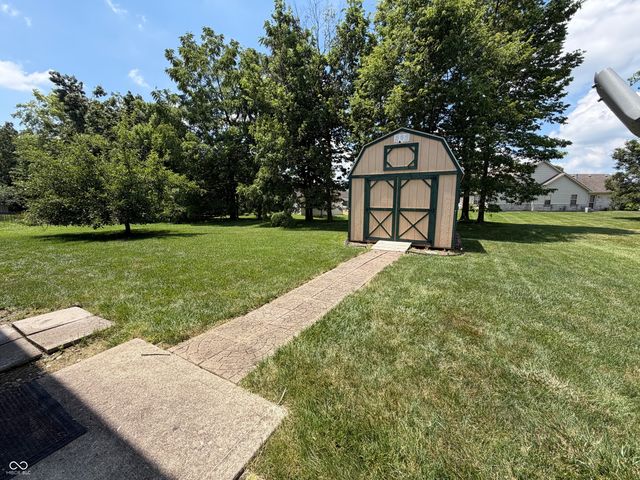 632 Runnymede Court, Greenfield, IN 46140