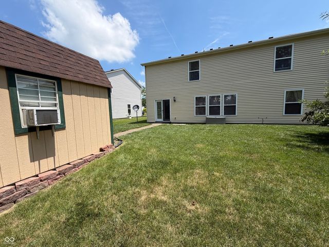 632 Runnymede Court, Greenfield, IN 46140