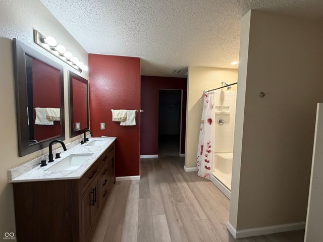 632 Runnymede Court, Greenfield, IN 46140
