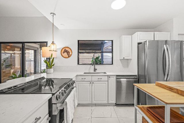 2566 Bedford Mews Drive, Wellington, FL 33414