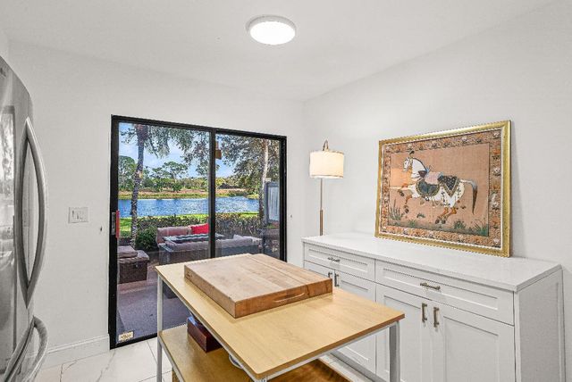 2566 Bedford Mews Drive, Wellington, FL 33414