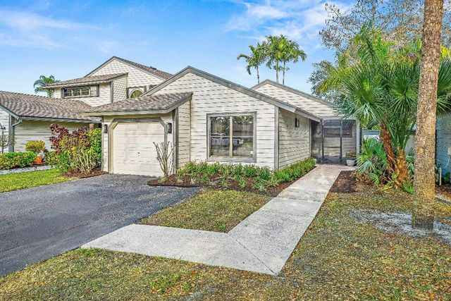 2566 Bedford Mews Drive, Wellington, FL 33414